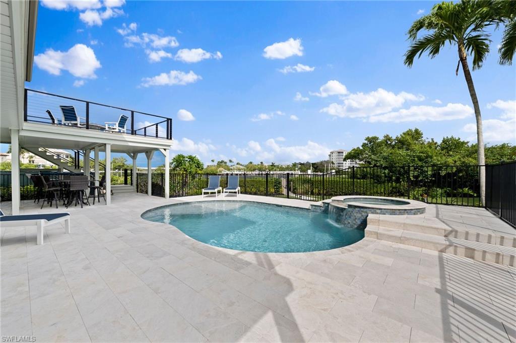 SOUTHPORT ON THE BAY - Residential