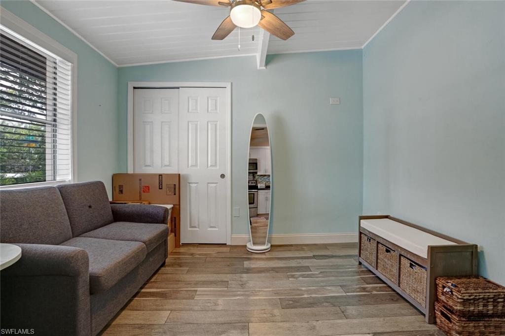 IMPERIAL SHORES - Residential