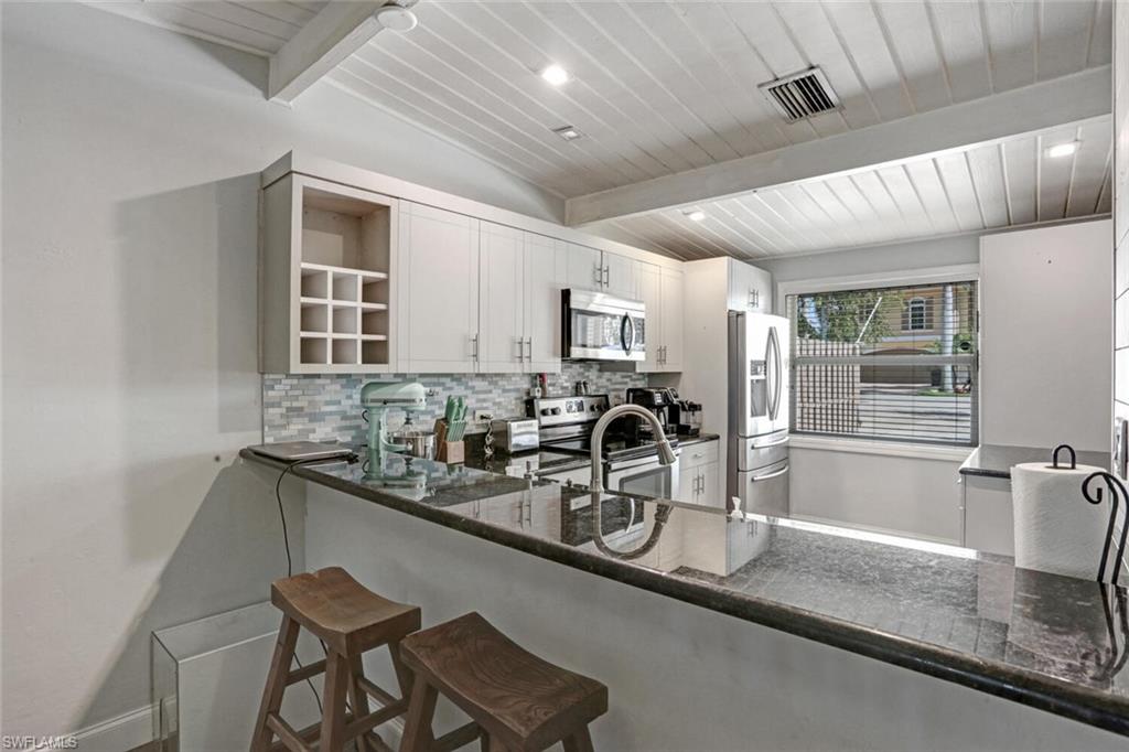 IMPERIAL SHORES - Residential