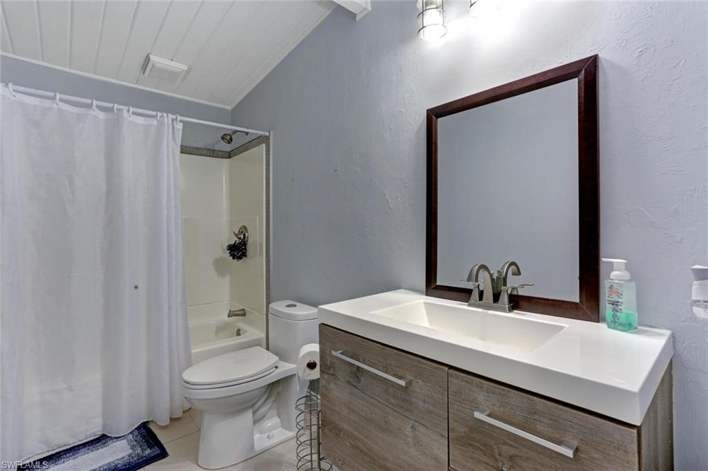 IMPERIAL SHORES - Residential