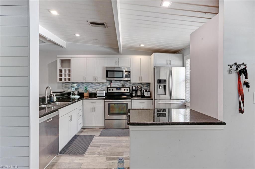 IMPERIAL SHORES - Residential