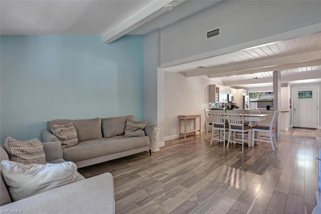 IMPERIAL SHORES - Residential