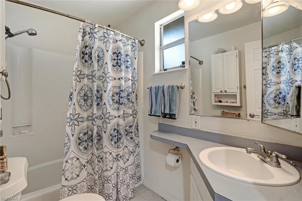 IMPERIAL SHORES - Residential