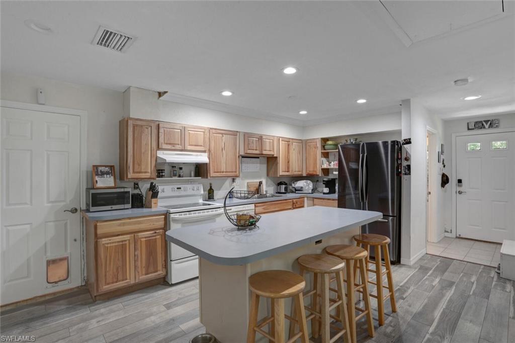 IMPERIAL SHORES - Residential