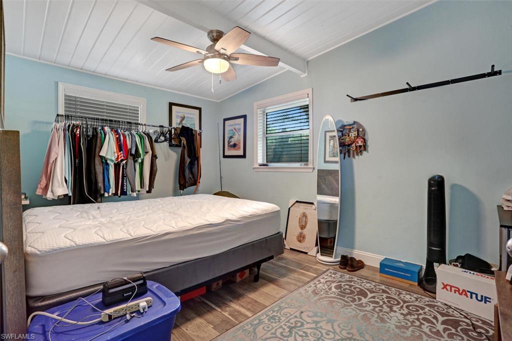 IMPERIAL SHORES - Residential