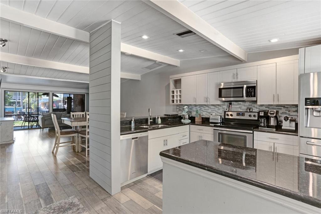 IMPERIAL SHORES - Residential