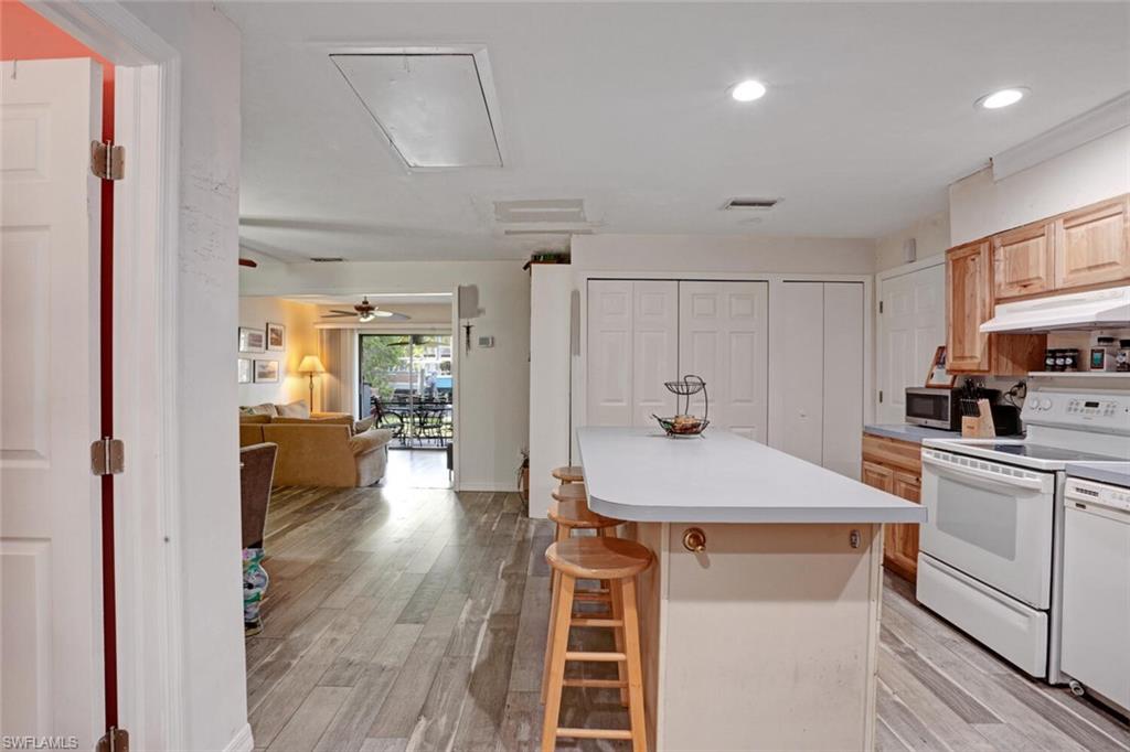 IMPERIAL SHORES - Residential