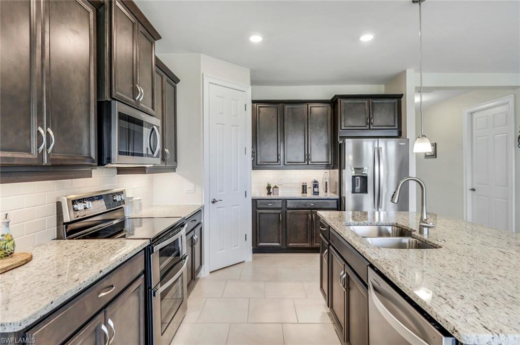 STONEWATER - Residential Lease