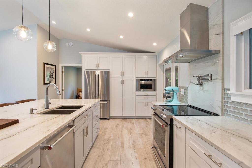 GOLDEN GATE ESTATES - Residential