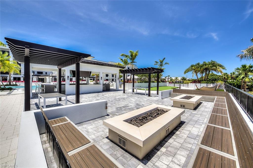 ELEVEN ELEVEN CENTRAL - Residential