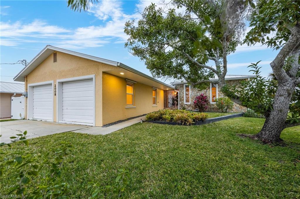 FORT MYERS SHORES - Residential