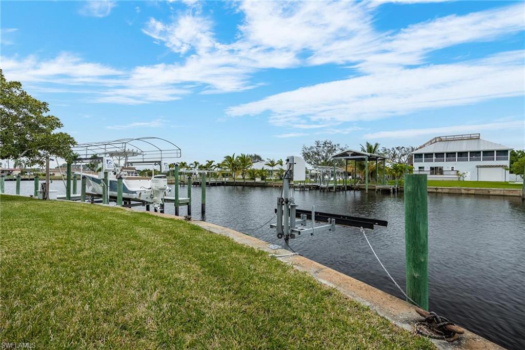 FORT MYERS SHORES - Residential