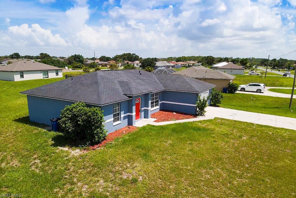 MIRROR LAKES - Residential