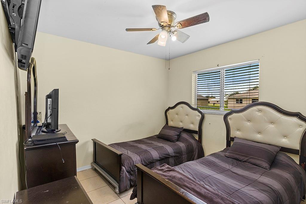 MIRROR LAKES - Residential