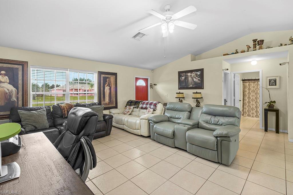 MIRROR LAKES - Residential