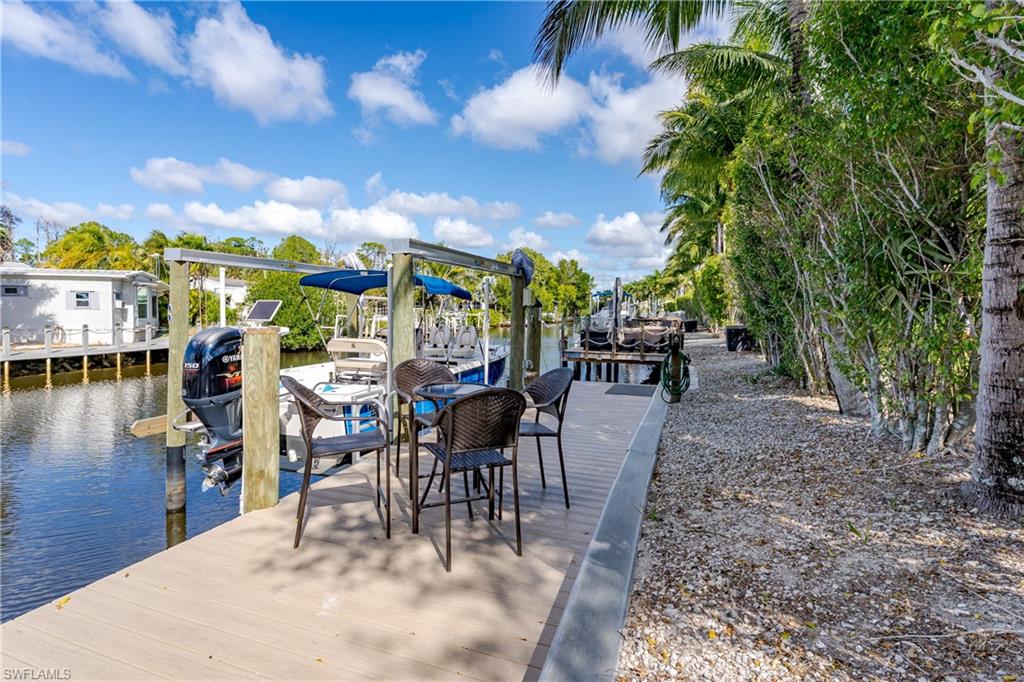 NAPLES MOTORCOACH RESORT - Land