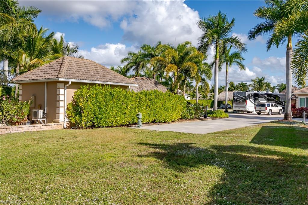 NAPLES MOTORCOACH RESORT - Land