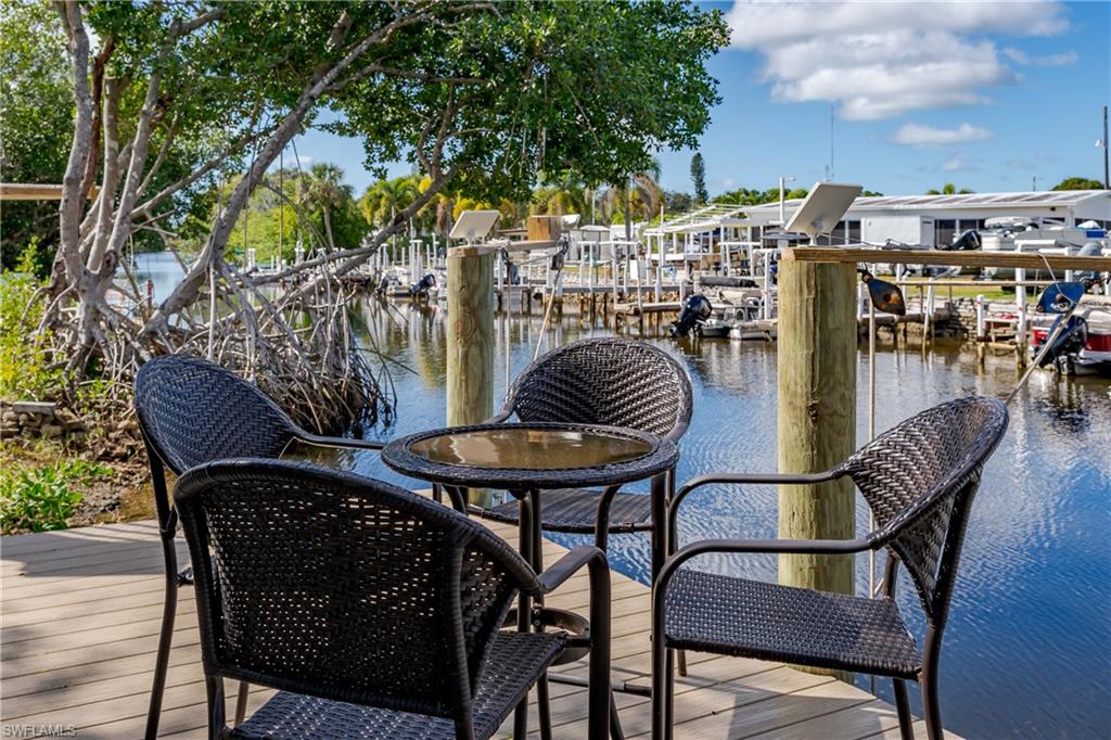 NAPLES MOTORCOACH RESORT - Land