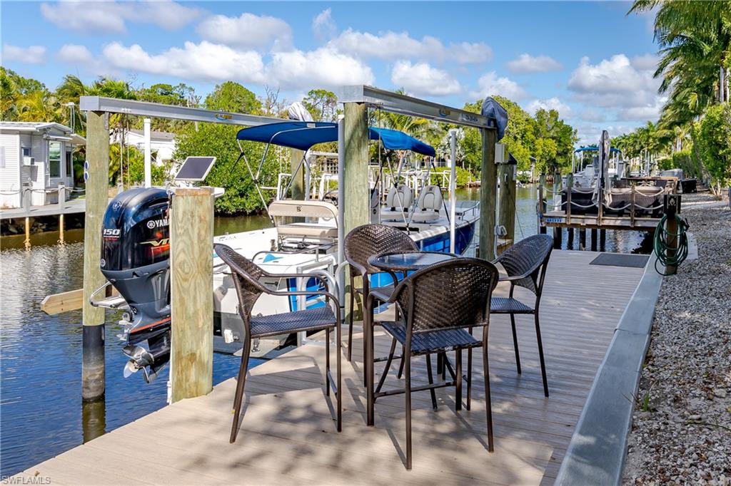 NAPLES MOTORCOACH RESORT - Land