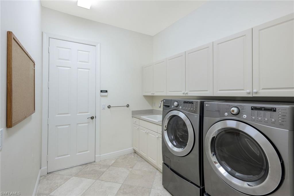 CAPE HARBOUR - Residential