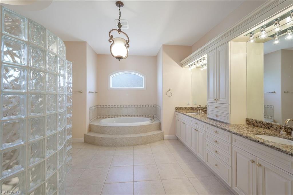 CAPE HARBOUR - Residential