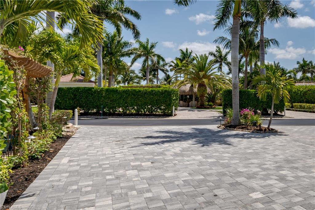 NAPLES MOTORCOACH RESORT - Land