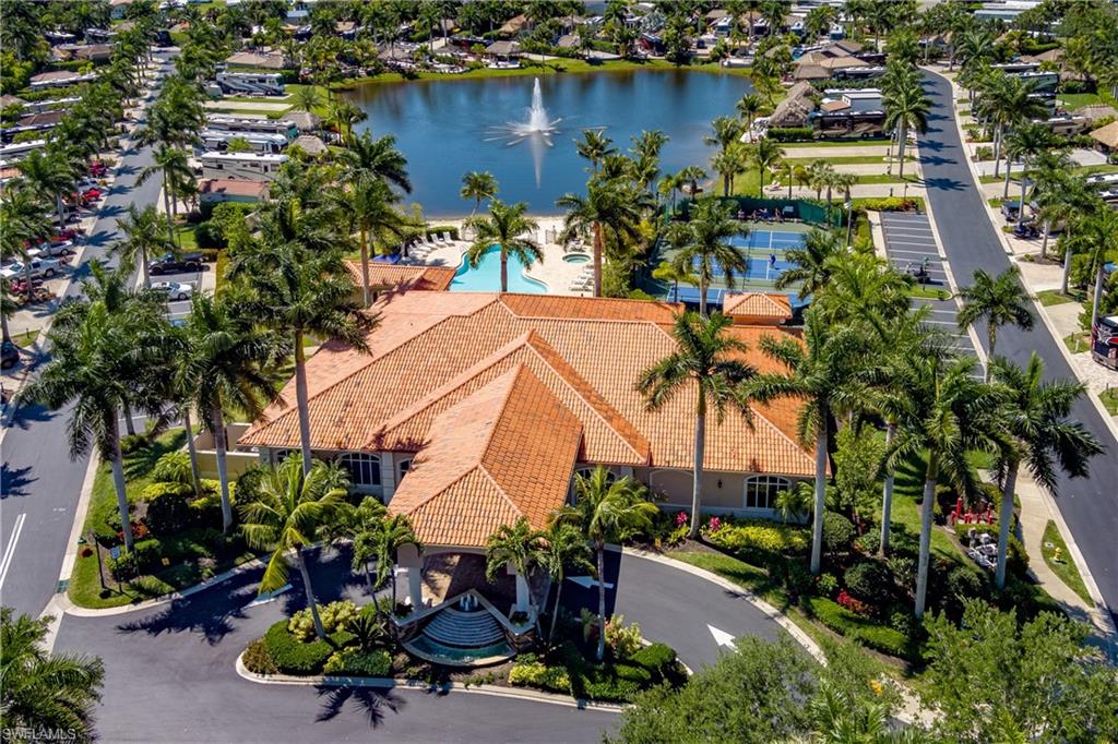 NAPLES MOTORCOACH RESORT - Land