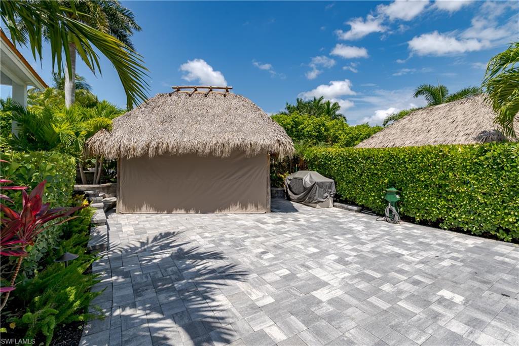 NAPLES MOTORCOACH RESORT - Land