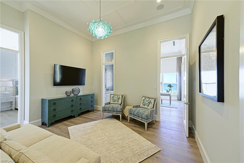 BAREFOOT BEACH - Residential