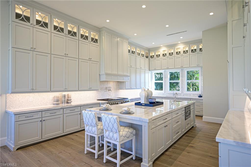 BAREFOOT BEACH - Residential