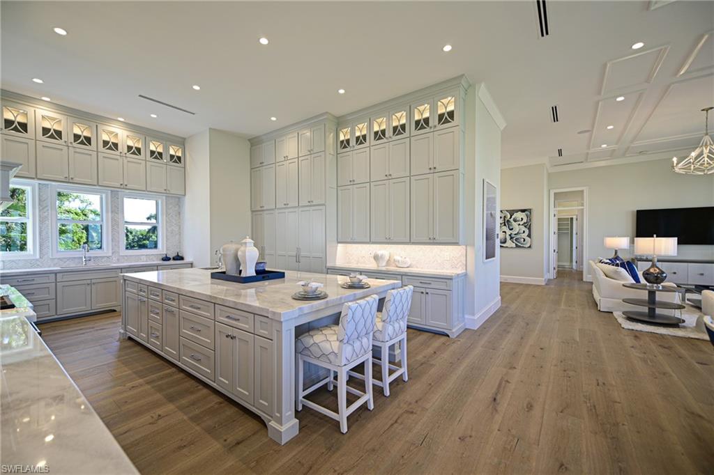 BAREFOOT BEACH - Residential