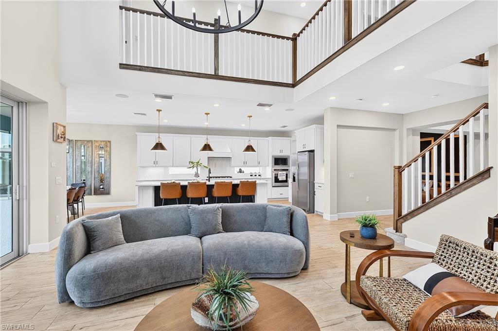 NORTHRIDGE - Residential