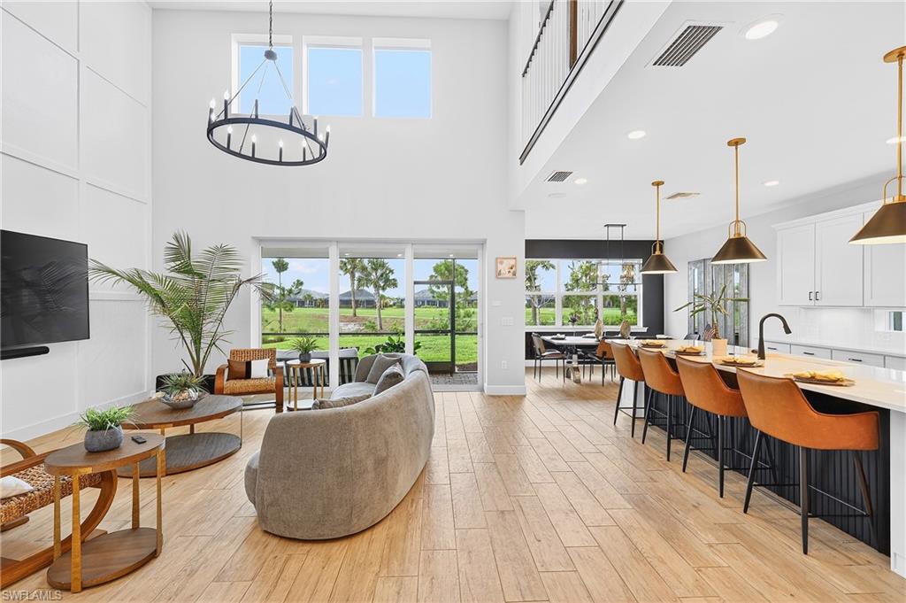 NORTHRIDGE - Residential