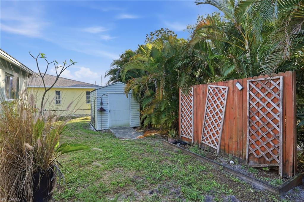 SAN CARLOS PARK - Residential