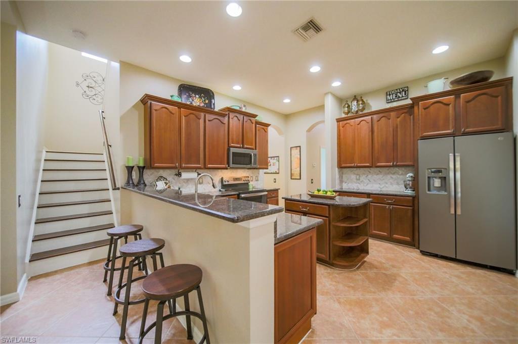 PROMENADE EAST - Residential