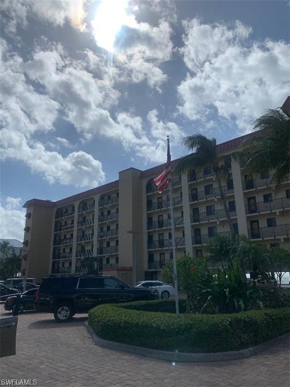 SEASIDE CONDO - Residential