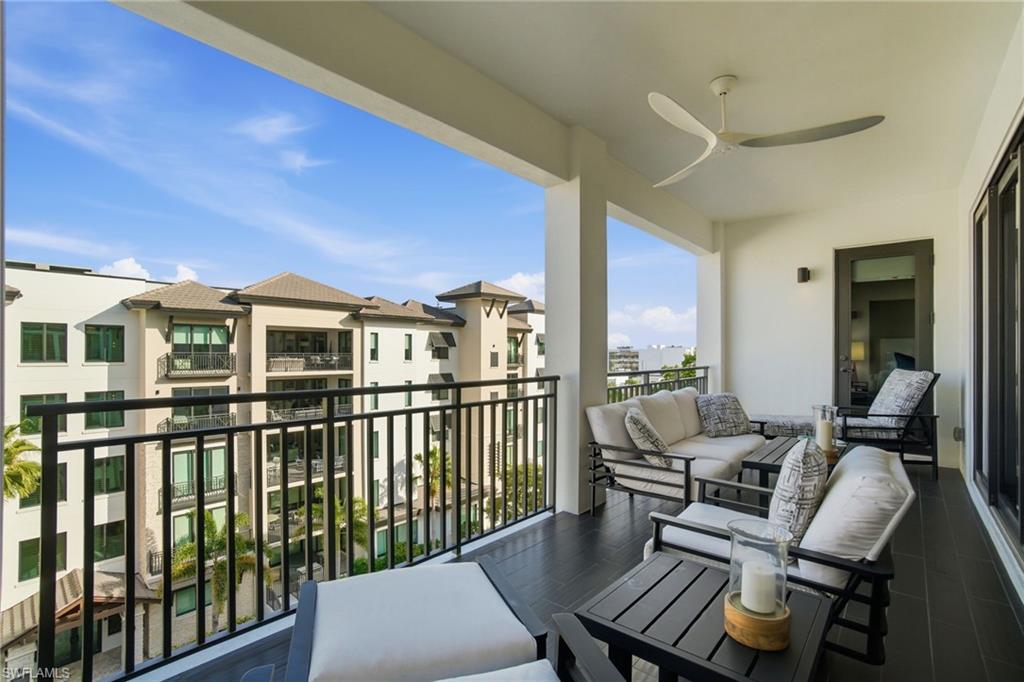 NAPLES SQUARE - Residential