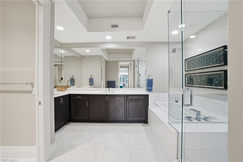 NAPLES SQUARE - Residential