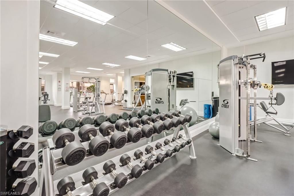 NAPLES SQUARE - Residential