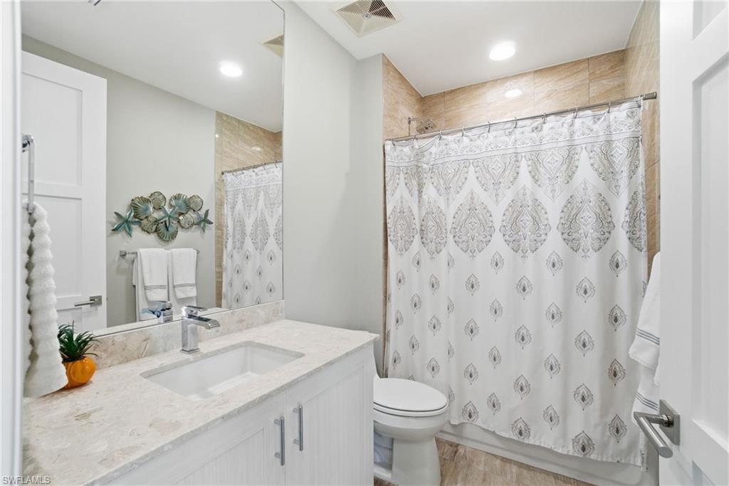 NAPLES SQUARE - Residential