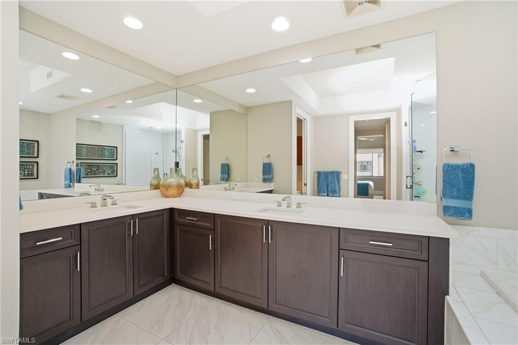 NAPLES SQUARE - Residential