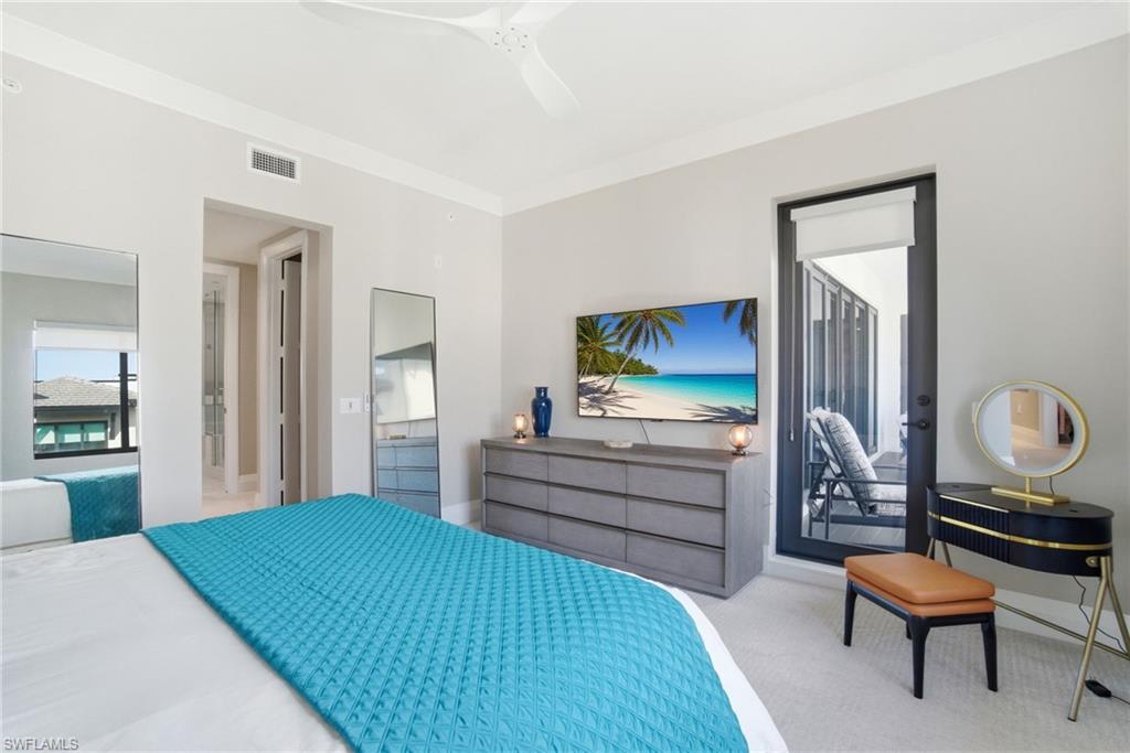 NAPLES SQUARE - Residential