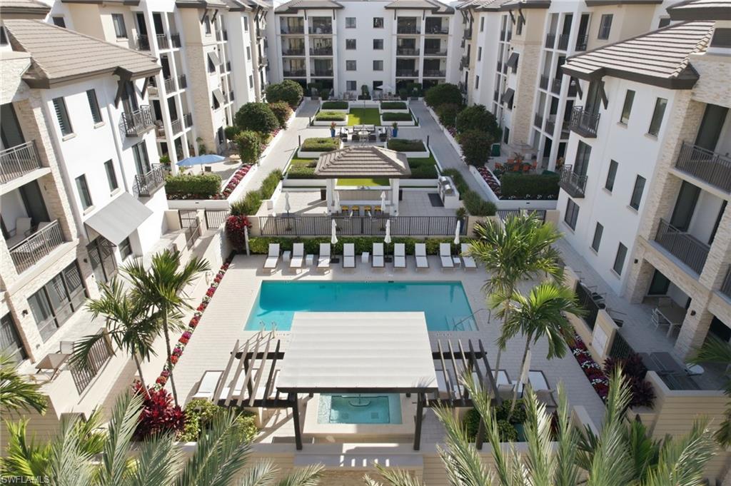 NAPLES SQUARE - Residential