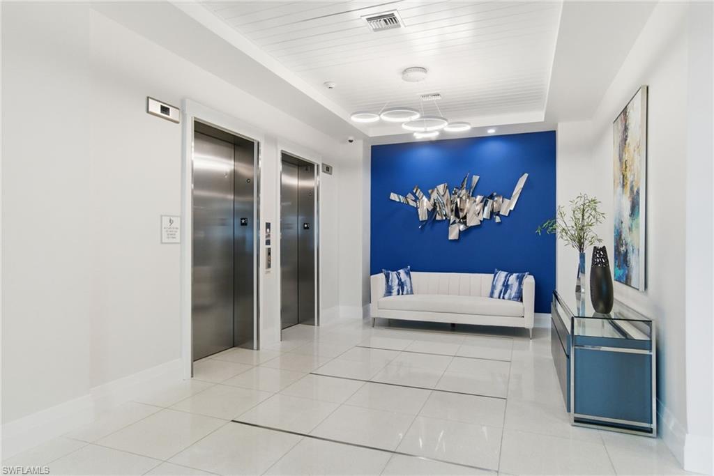 NAPLES SQUARE - Residential