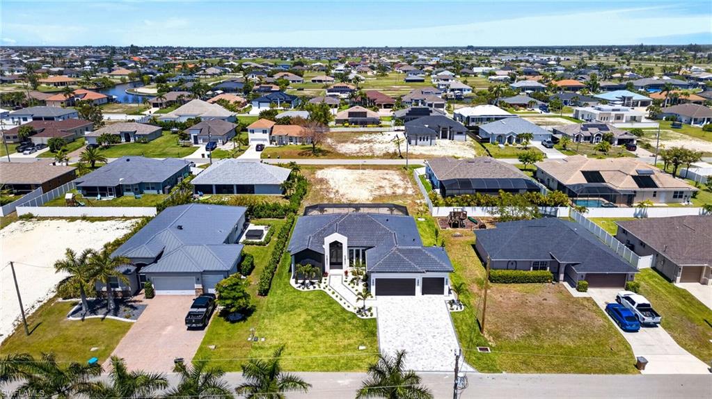 CAPE CORAL - Residential