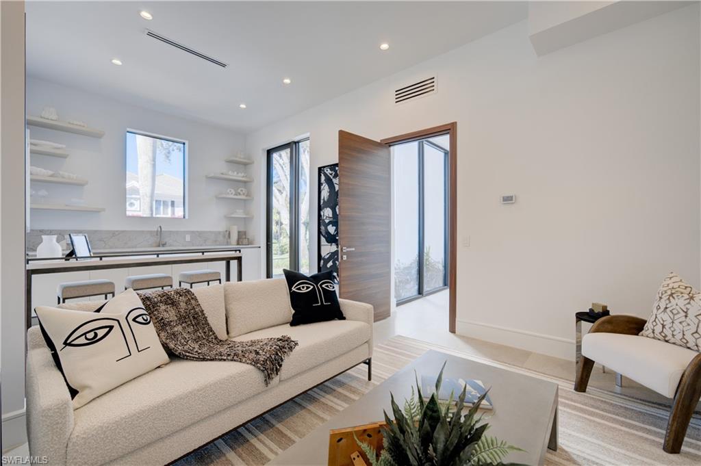 BAY COLONY SHORES - Residential