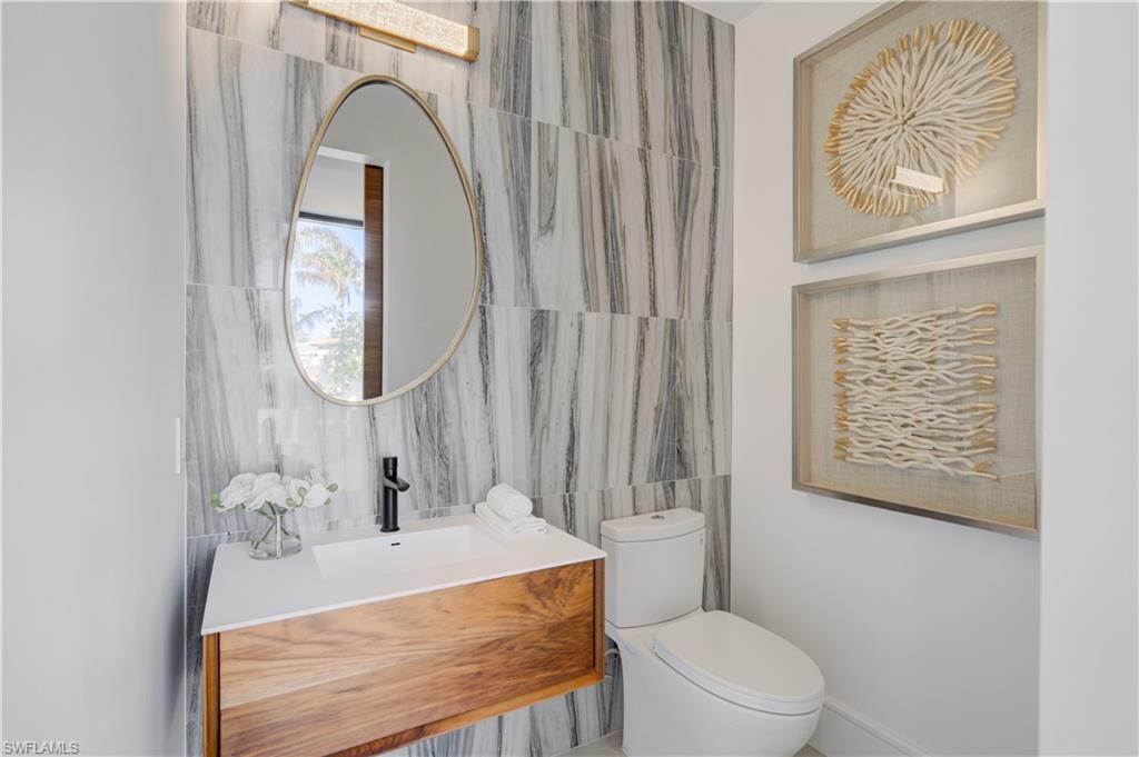 BAY COLONY SHORES - Residential