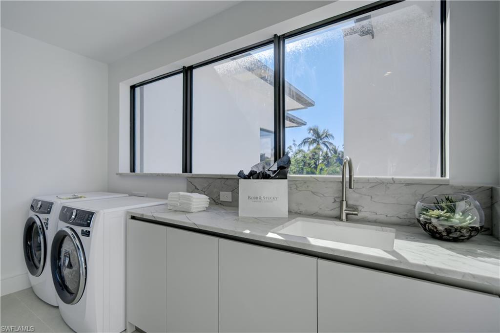 BAY COLONY SHORES - Residential