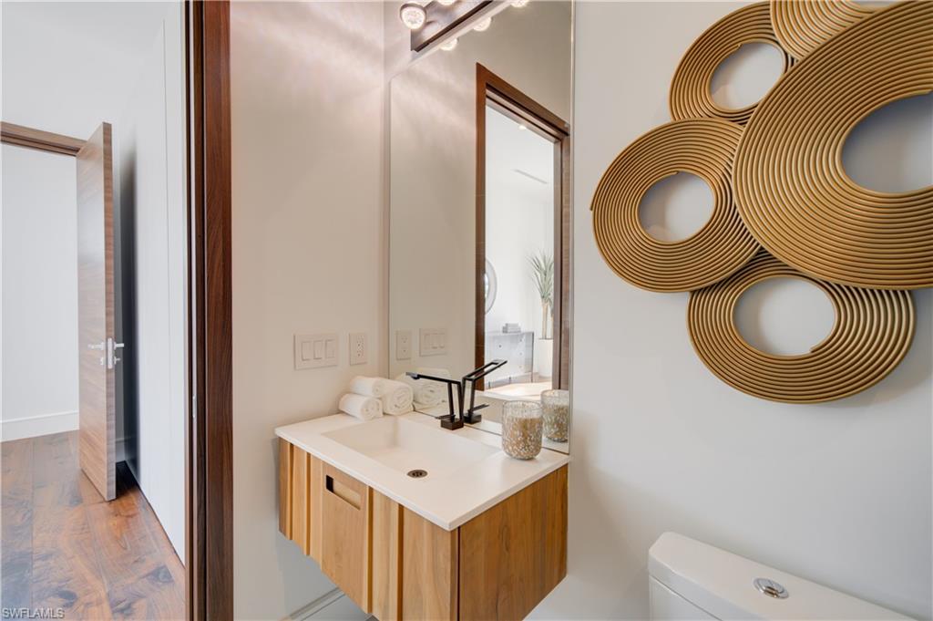 BAY COLONY SHORES - Residential