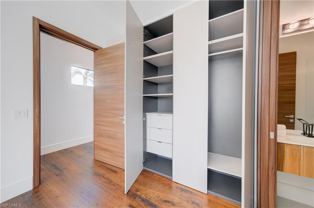 BAY COLONY SHORES - Residential